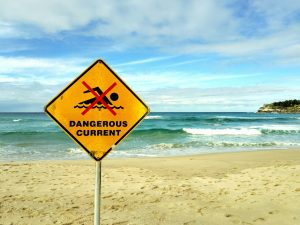 Plages : les erreurs à éviter pour ne pas risquer la noyade