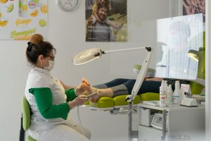 Quand consulter un podologue : signes, âge et bons gestes