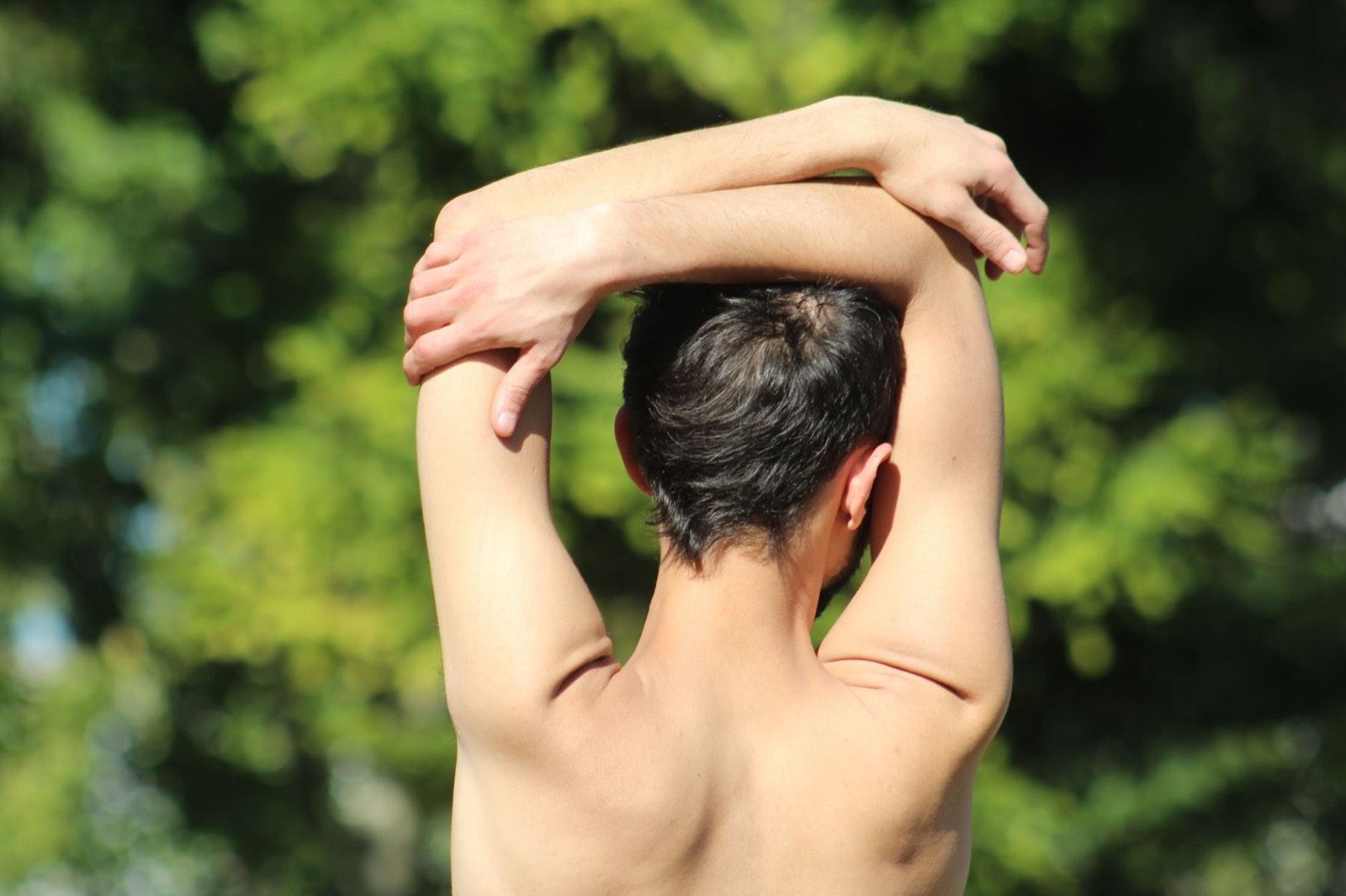 étirement du bas du dos pour soulager une tension musculaire
